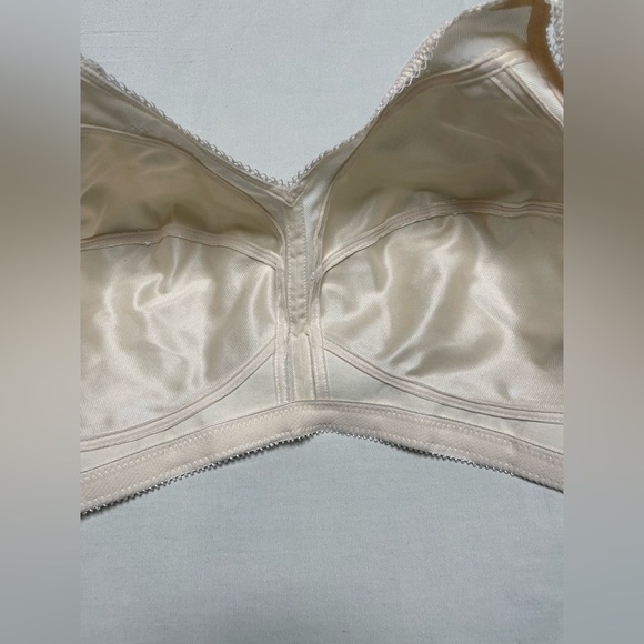 Playtex Womens 18 Hour Bra 36DD Original Comfort Strap Wire-Free #4693 Natural - Picture 11 of 15